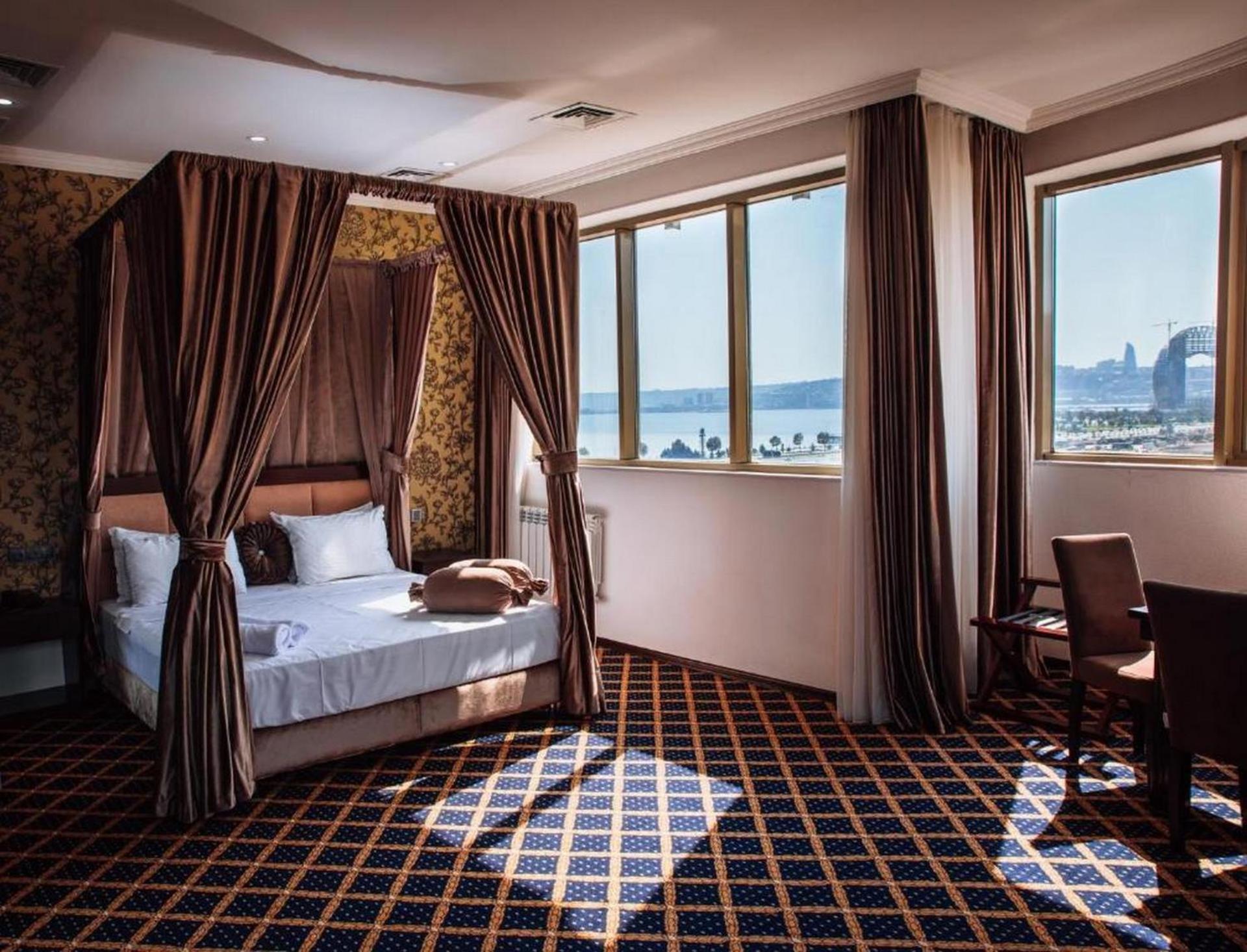 Corniche City Inn Baku Bagian luar foto