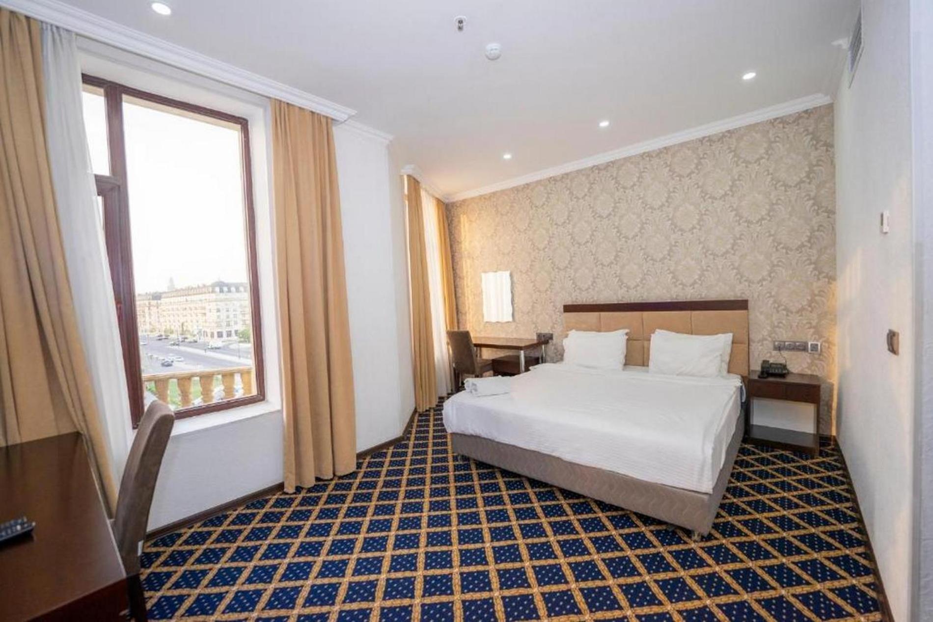 Corniche City Inn Baku Bagian luar foto